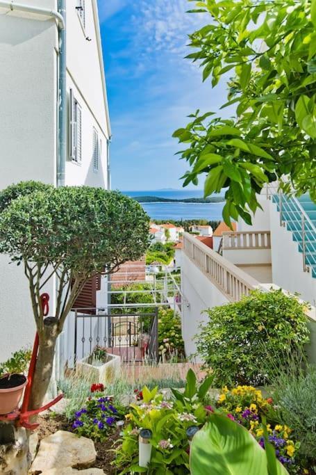 Apartman Tino With Two Sunny Terace Hvar Town Exteriér fotografie